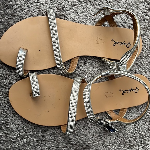 Only wore once to prom , - Picture 2 of 4